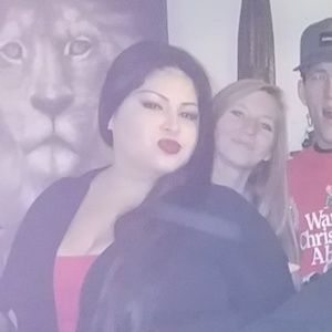 Meet your Posher, Roxanna